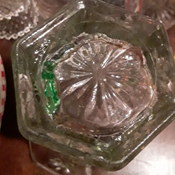 VASE--  CLEAR GLASS   8.5" TALL. - Picture 5 of 5